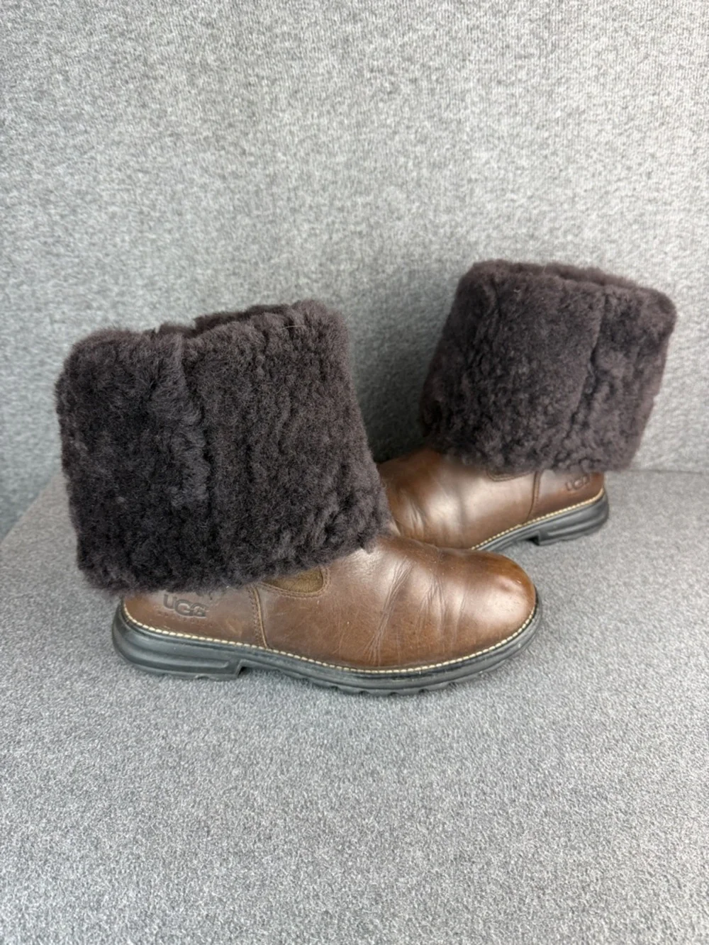 UGG Brrooks Dark Brown Leather Boots  Shearling‎ Cuffs Size 10